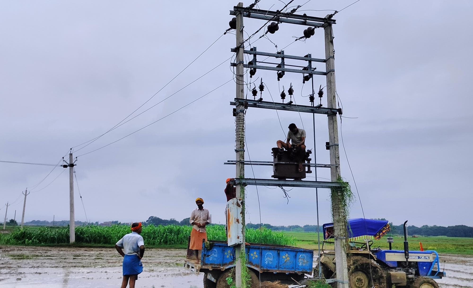 बड़ी मशक्कत से विभागीय पहल पर लगा ट्रांसफॉर्मर, सिंचाई में मिलेगी सहूलियत