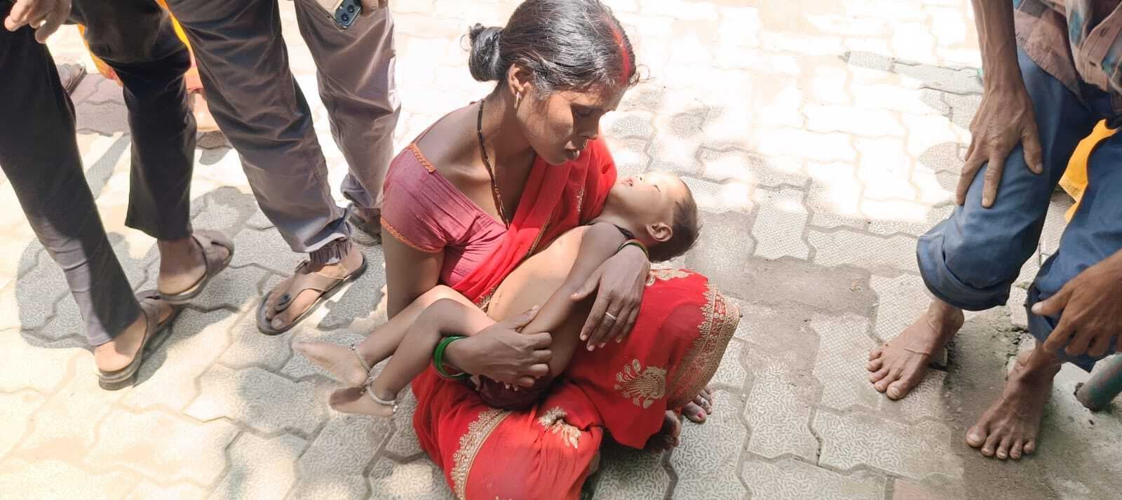 घर के पास जमा पानी में डूबने से दो वर्षीय बच्ची की मौत