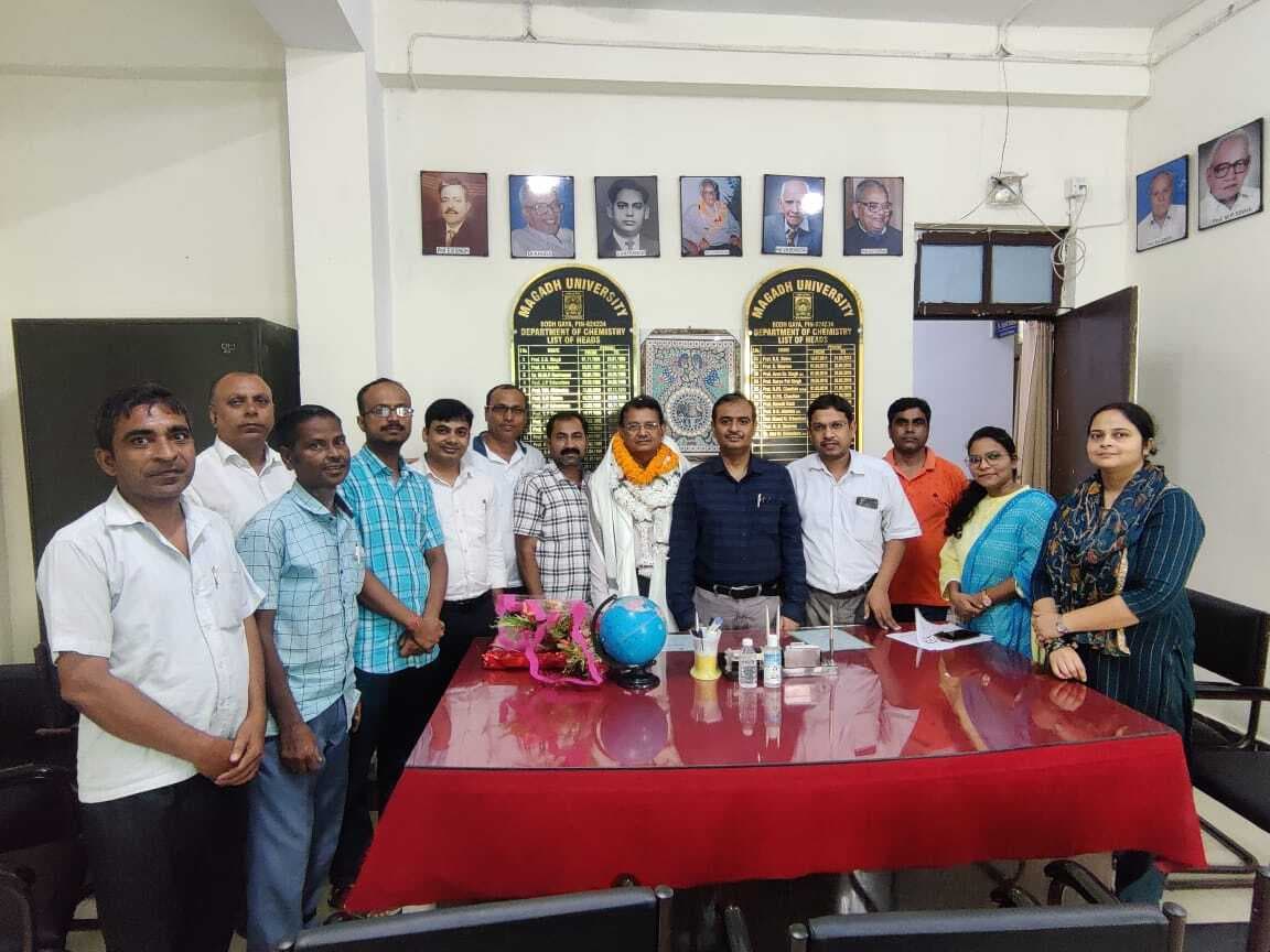 डॉ मो आलमगीर के सेवानिवृत्त होने पर दी विदाई