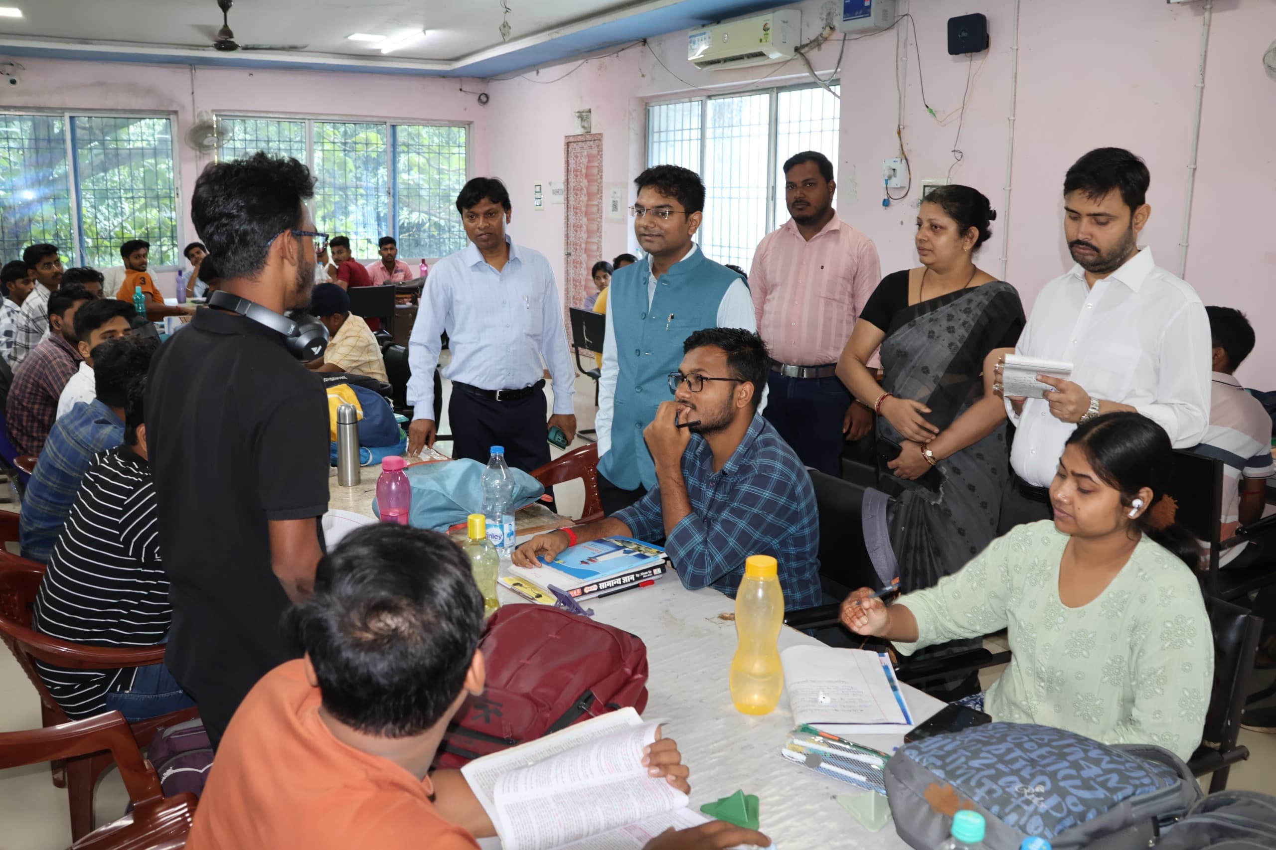 स्टेट लाइब्रेरी को अध्ययन केंद्र के रूप में करें विकसित : डीसी