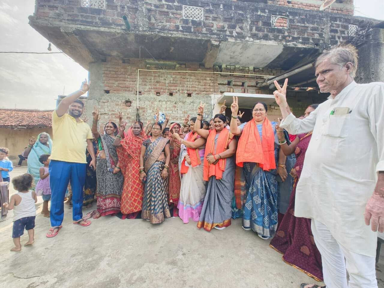 कार्यक्रम में केंद्रीय योजनाओं की दी जानकारी