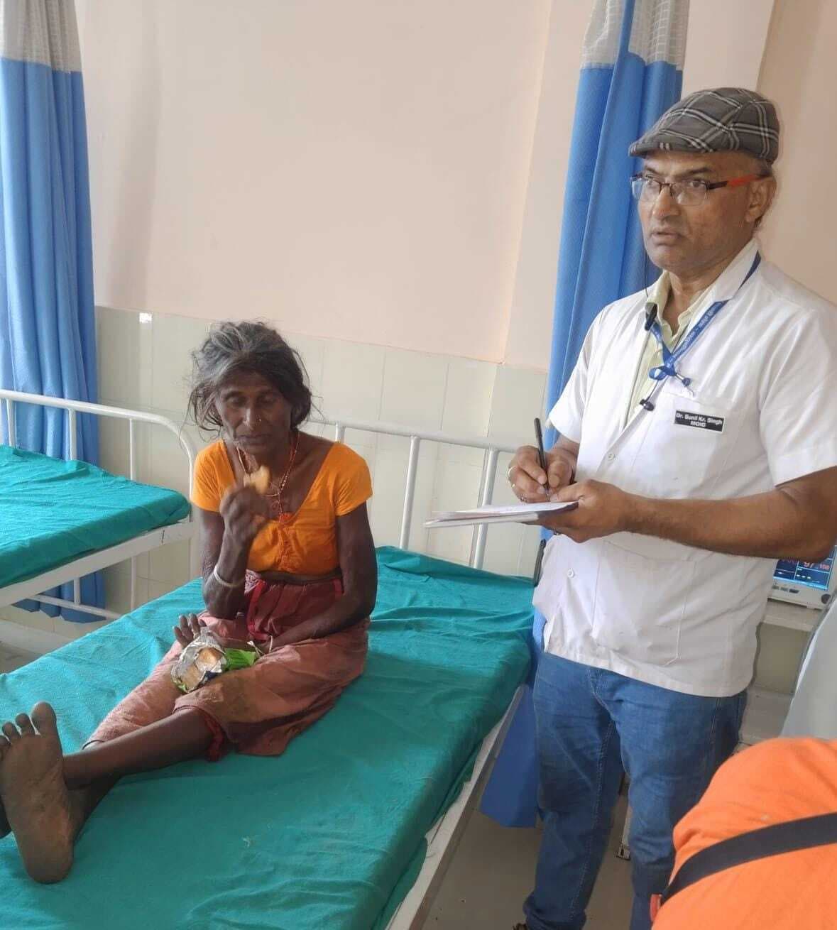 बासुकिनाथ से भटक कर वृद्धा कांवरिया मंडलडीह पहुंची