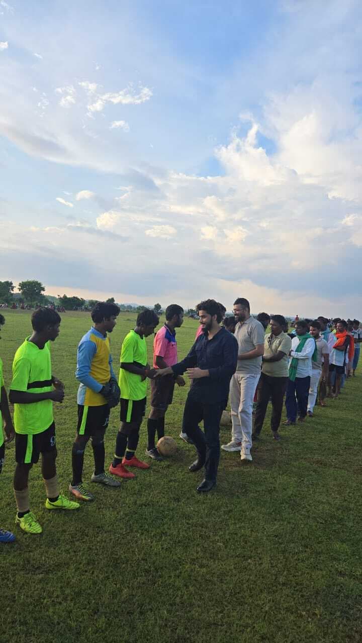 Deoghar news : फुटबॉल प्रतियोगिता में बेंगाबाद ने गांडेय को दो गोल से हराया