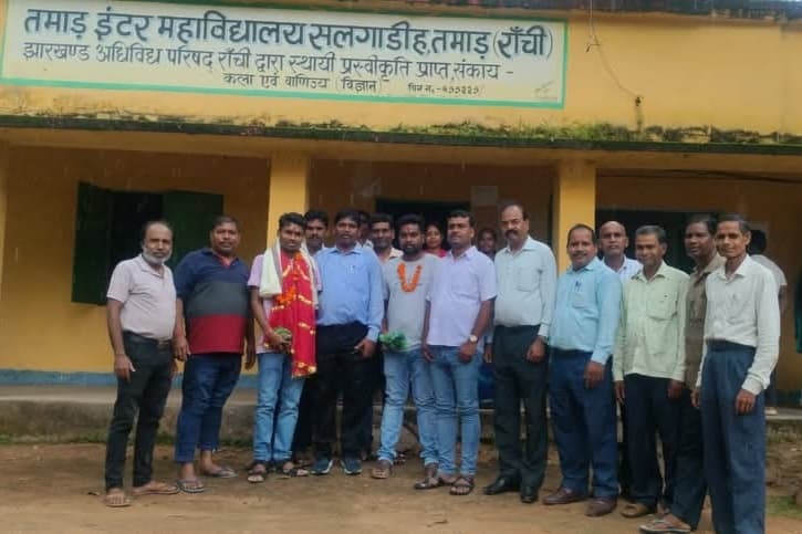 जेपीएससी में सफलता प्राप्त कर तमाड़ इंटर कॉलेज पहुंचे विष्णु मुंडा