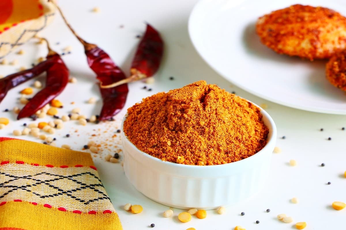 Dosa Gun Powder Recipe: बोरिंग खाने में लगाना है स्वाद का तड़का, तो झटपट घर में बनाए ये गन पाउडर 