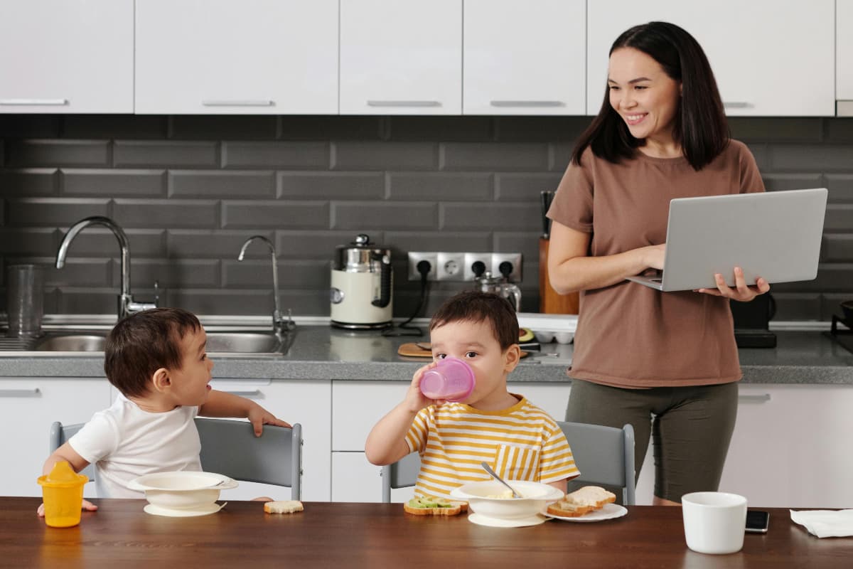 Parenting Tips: मम्मी-पापा की टेंशन खत्म! अब बच्चे खुद उठाएंगे अपनी जिम्मेदारी, जानें टिप्स