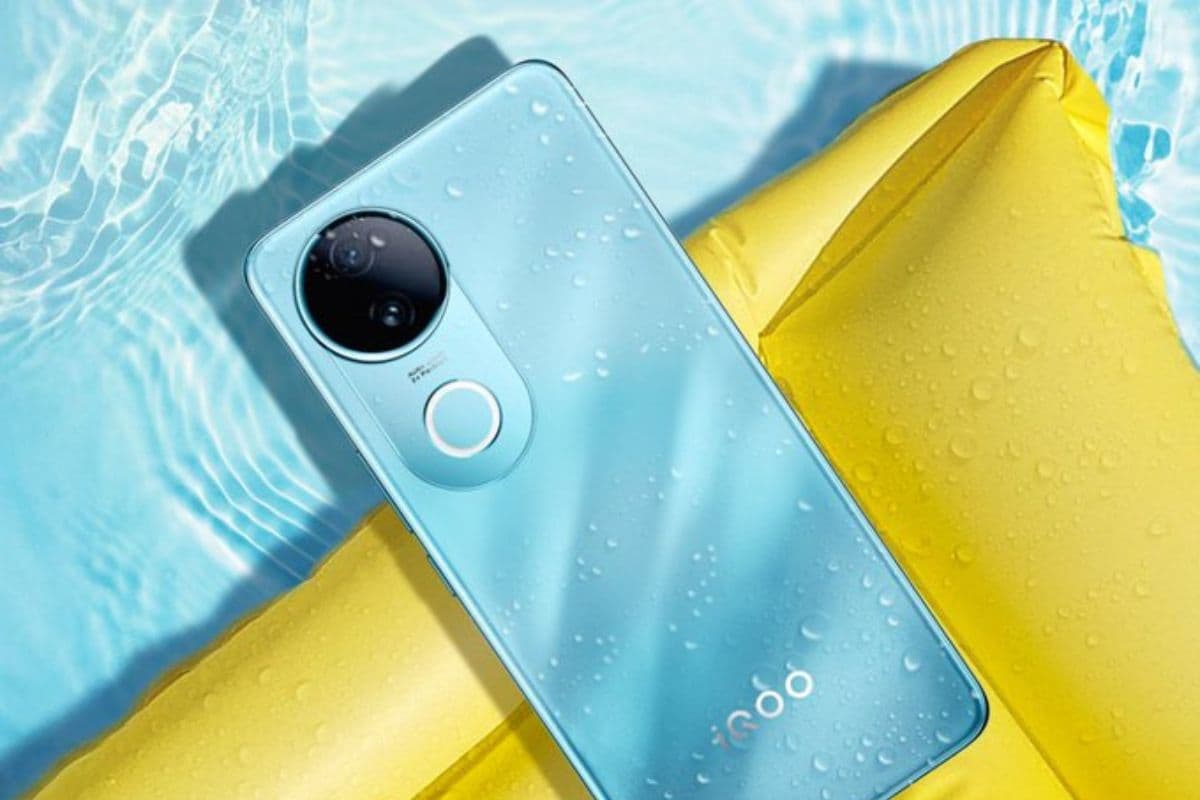 iQOO Z10R: 20 हजार से भी कम में आया तगड़ा 5G फोन, बैटरी और कैमरा का तो जवाब ही नहीं...