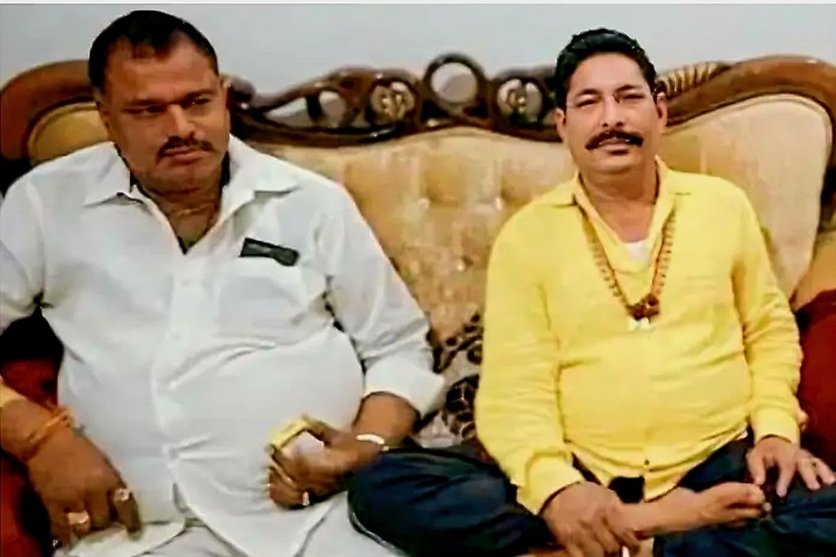 lallu mukhiya with anant| Police attached the house of Anant Singh's associate Lallu Mukhiya lallu mukhiya with anant| Police attached the house of Anant Singh's associate Lallu Mukhiya