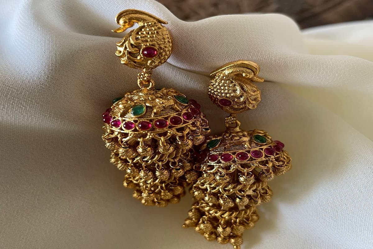 moti jhumke