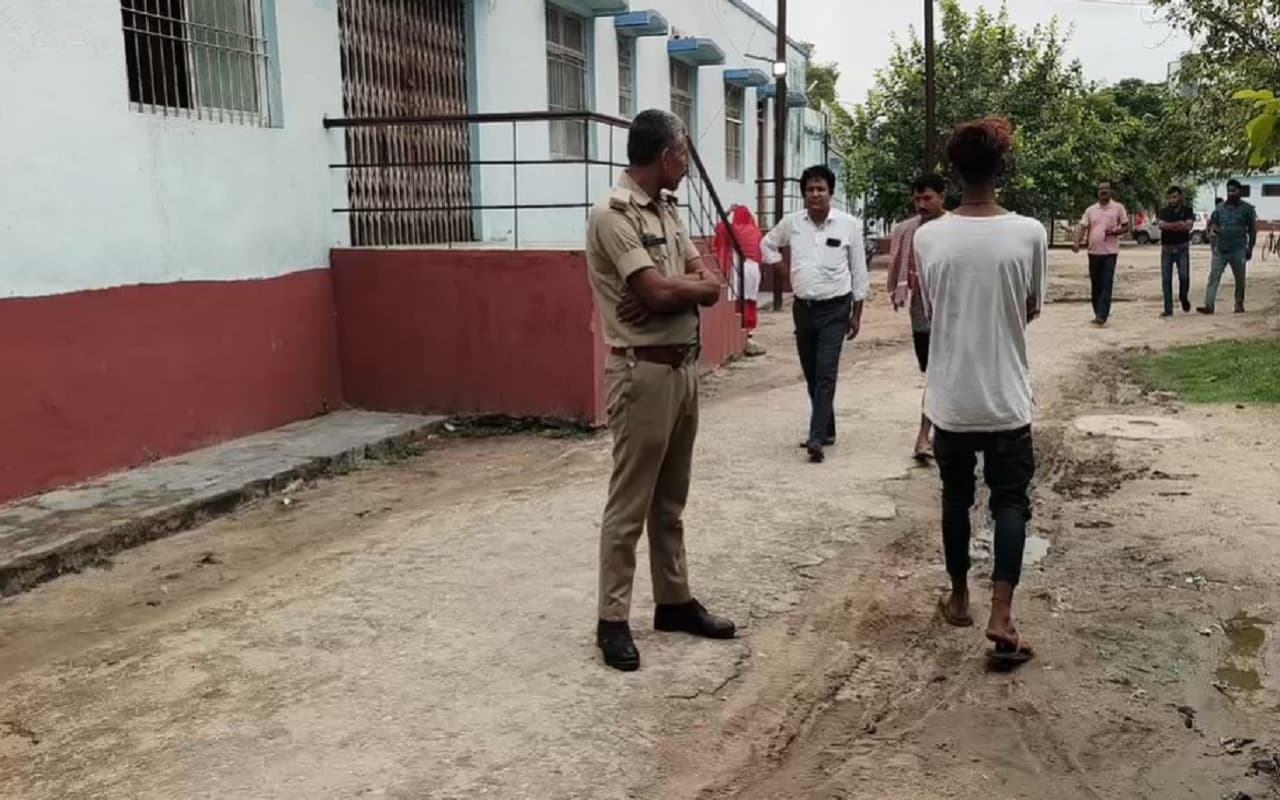 बिहार में ट्रक से तेल चोरी कर रहे बदमाशों के पीछे लाठी लेकर दौड़े, चोरों ने गोली मारकर कर दी हत्या