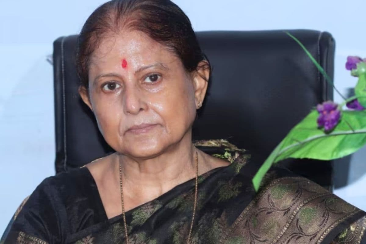 Patna News: बेटे पर कार्रवाई से भड़कीं पटना मेयर सीता साहू, मौर्यालोक में किया विरोध प्रदर्शन