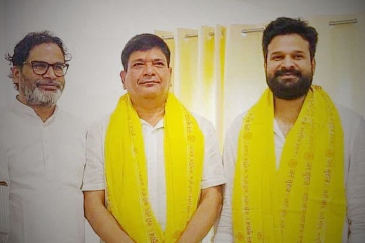 बिहार के एक और IPS अधिकारी की सियासी एंट्री, भोजपुरी सिंगर रितेश पांडेय ने भी थामा जनसुराज का दामन