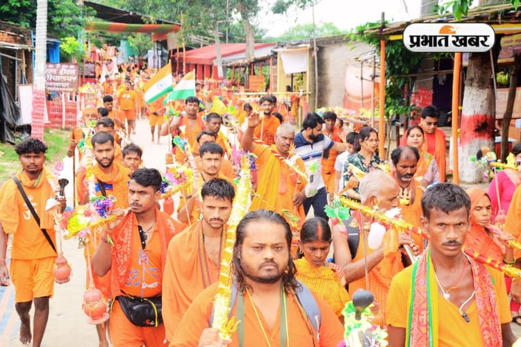 Shravani Mela 2025: कांवरिया पथ पर शिवभक्तों का रेला, बाबा मंदिर से 30 किलोमीटर दूर तक लगी भीड़