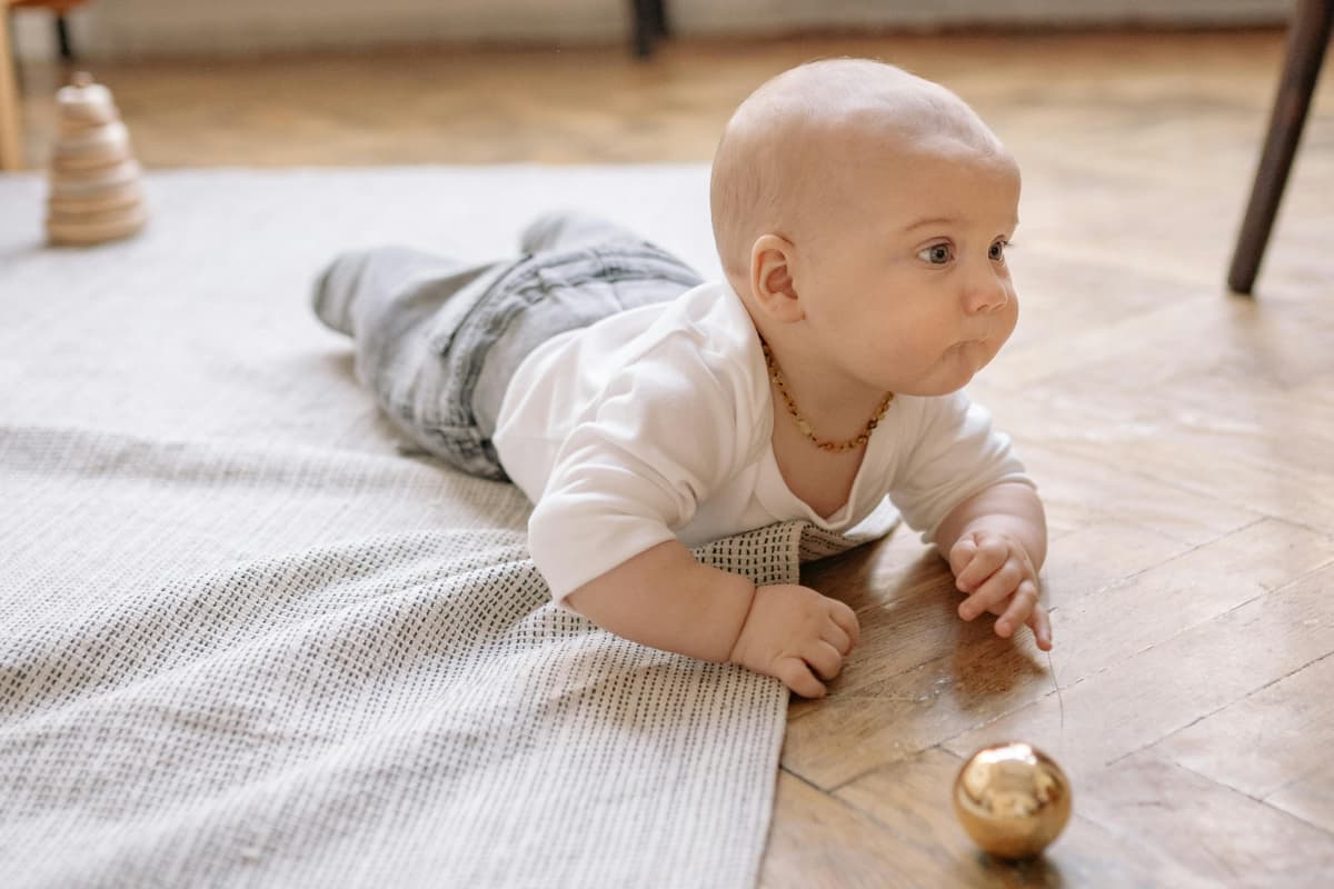 Unique Baby Names: अपने बेटे के लिए कर रहे अनोखे और दुर्लभ नाम की तलाश? यह लिस्ट जरूर आएगी आपके काम