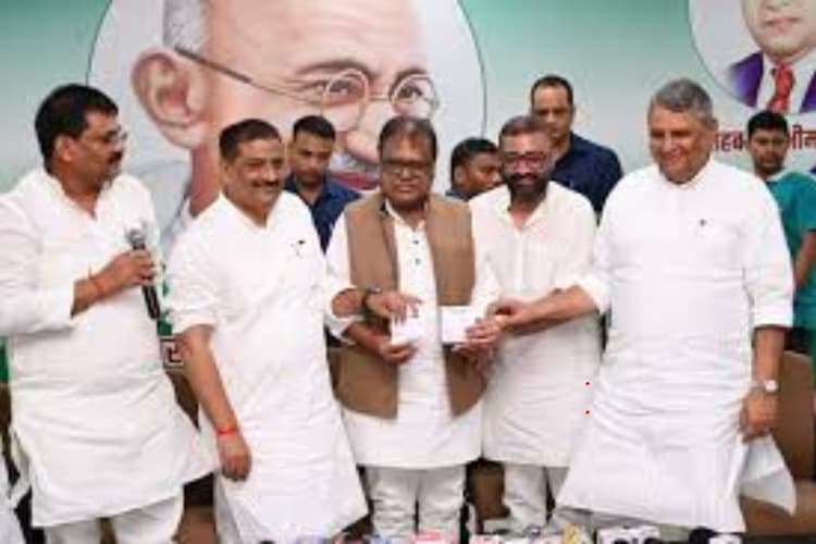 Bihar Chunav: जदयू में अशोक राम की एंट्री, संजय झा बोले– कई दलों के नेता कर रहे संपर्क