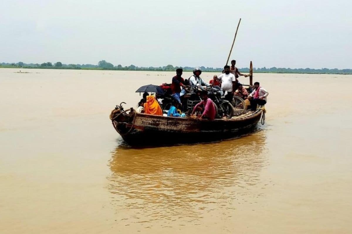 बिहार में गंगा का कहर जारी: भागलपुर में खतरे के निशान के ऊपर पहुंचा जलस्तर, घर छोड़कर पलायन करने को मजबूर लोग