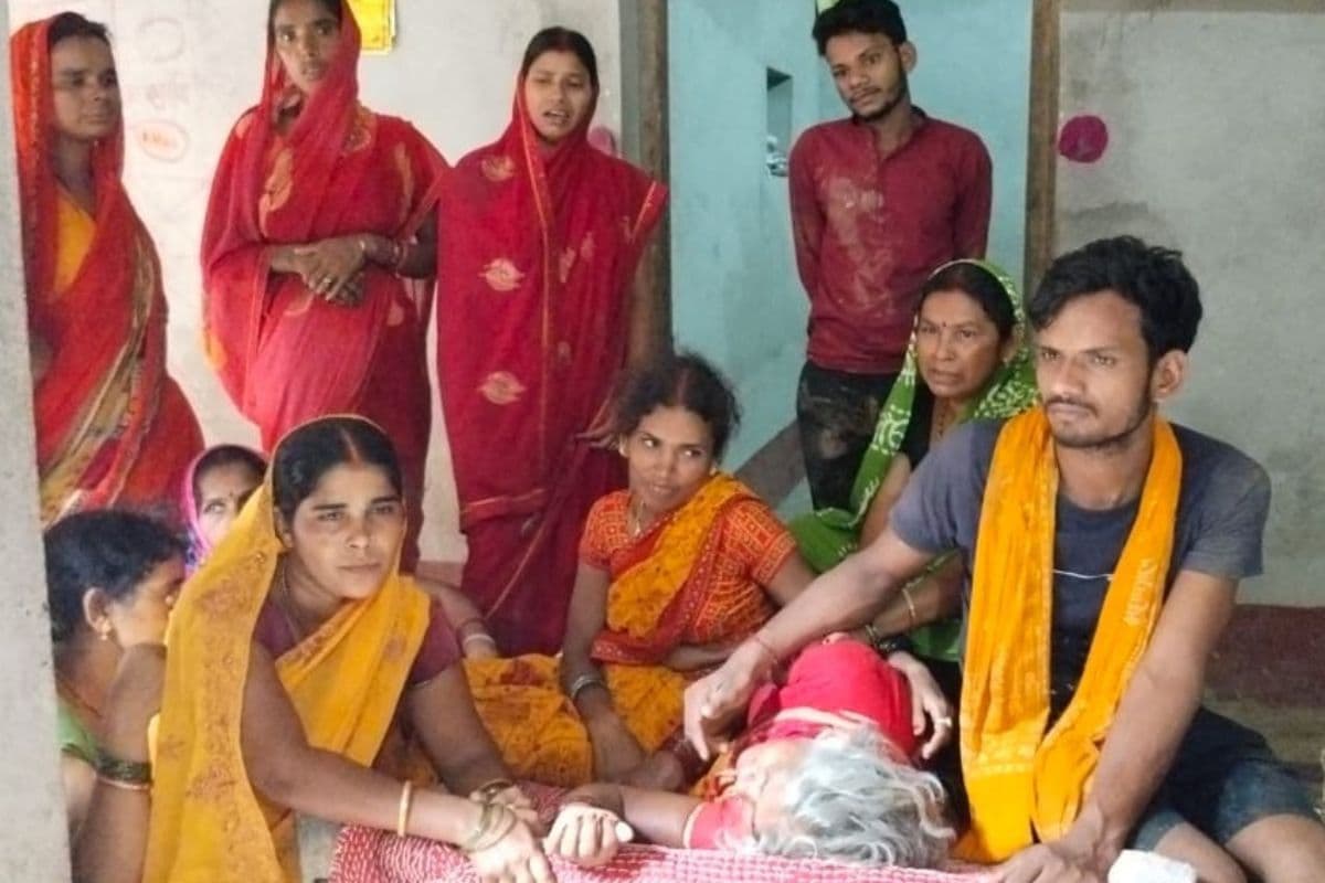 जमीन विवाद में पहले धारदार हथियार से हमला, फिर वृद्ध के सिर में मार दी गोली