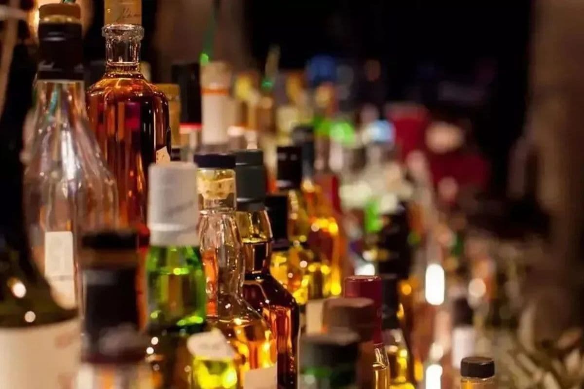 बिहार में अन्य राज्यों से शराब सप्लाई करने वालों की खैर नहीं, सरकार ने लिया बड़ा फैसला