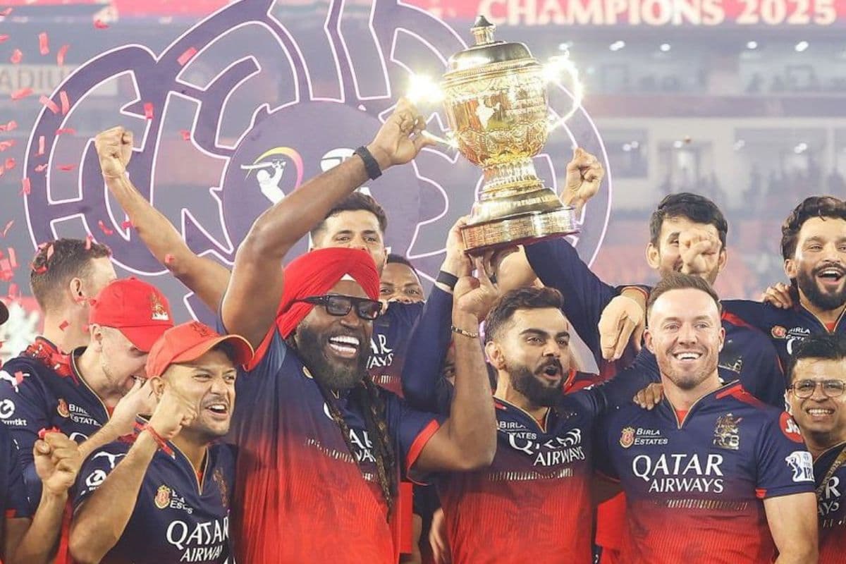 RCB Win 2025 IPL trophy, Ab de Villers, virat Kohli With trophy RCB Win 2025 IPL trophy, Ab de Villers, virat Kohli With trophy