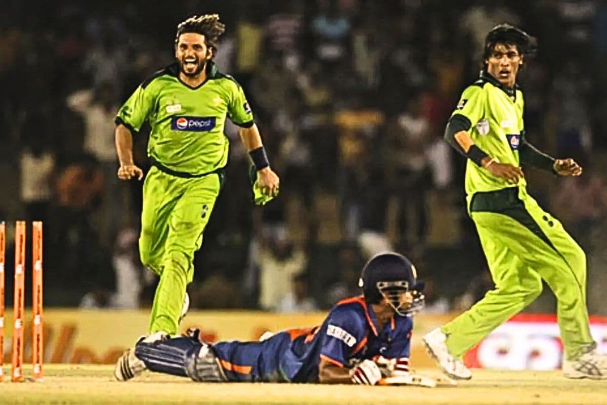 Asia Cup: सबसे तेज शतक जड़ने वाले टॉप 5 बल्लेबाज, लिस्ट में सचिन और विराट का नाम नहीं