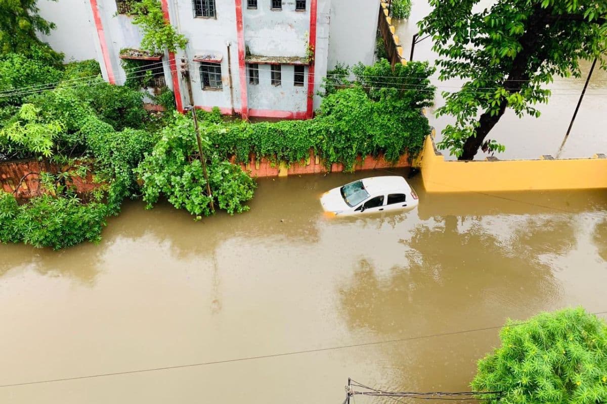बिहार के 9 जिलों में बाढ़ से हाहाकार, गंगा-कोसी समेत कई नदियां उफान पर, हजारों लोग प्रभावित