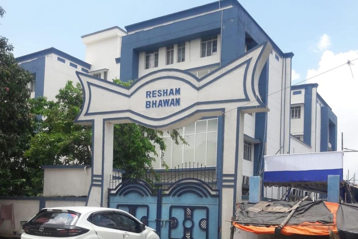 Bihar News: भागलपुर के पांच प्रखंडों को संपूर्णता अभियान में बेहतरीन प्रदर्शन पर मिला सम्मान, रेशम भवन में हुआ भव्य आयोजन