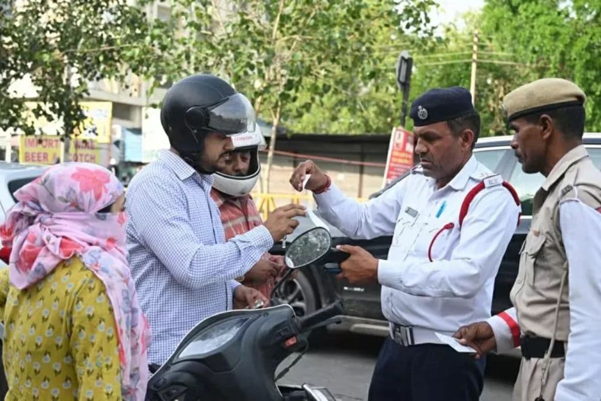 हेलमेट पहनने के बाद भी कट सकता है तगड़ा वाला चालान, बिहार में ये गलती की तो लाइसेन्स भी होगा सस्पेंड