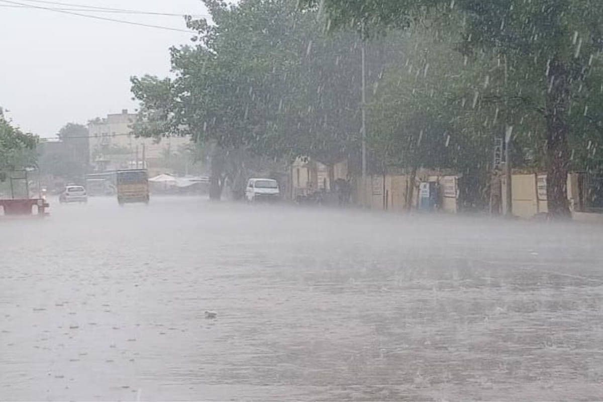 Bihar Mausam Samachar: मुजफ्फरपुर, गया समेत बिहार के 10 जिलों में अगले 3 घंटे होगी भयंकर बारिश, IMD ने जारी किया ऑरेंज अलर्ट