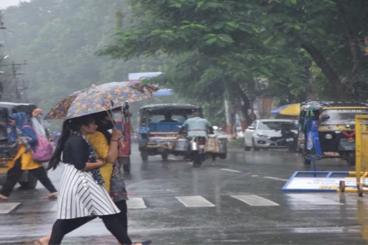 Bihar Weather Today: पटना सिटी में गुरुद्वारा तो बक्सर में SH तक पहुंची गंगा,25 जिलों में अलर्ट