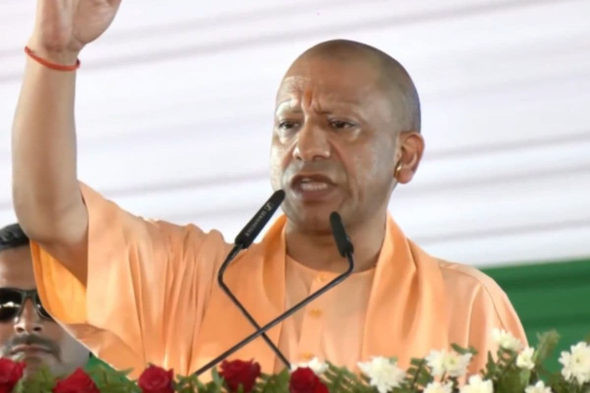 सेना का सम्मान और राष्ट्र की सुरक्षा पर सीएम योगी का संदेश- सैनिकों के परिश्रम से ही सुरक्षित है भारत