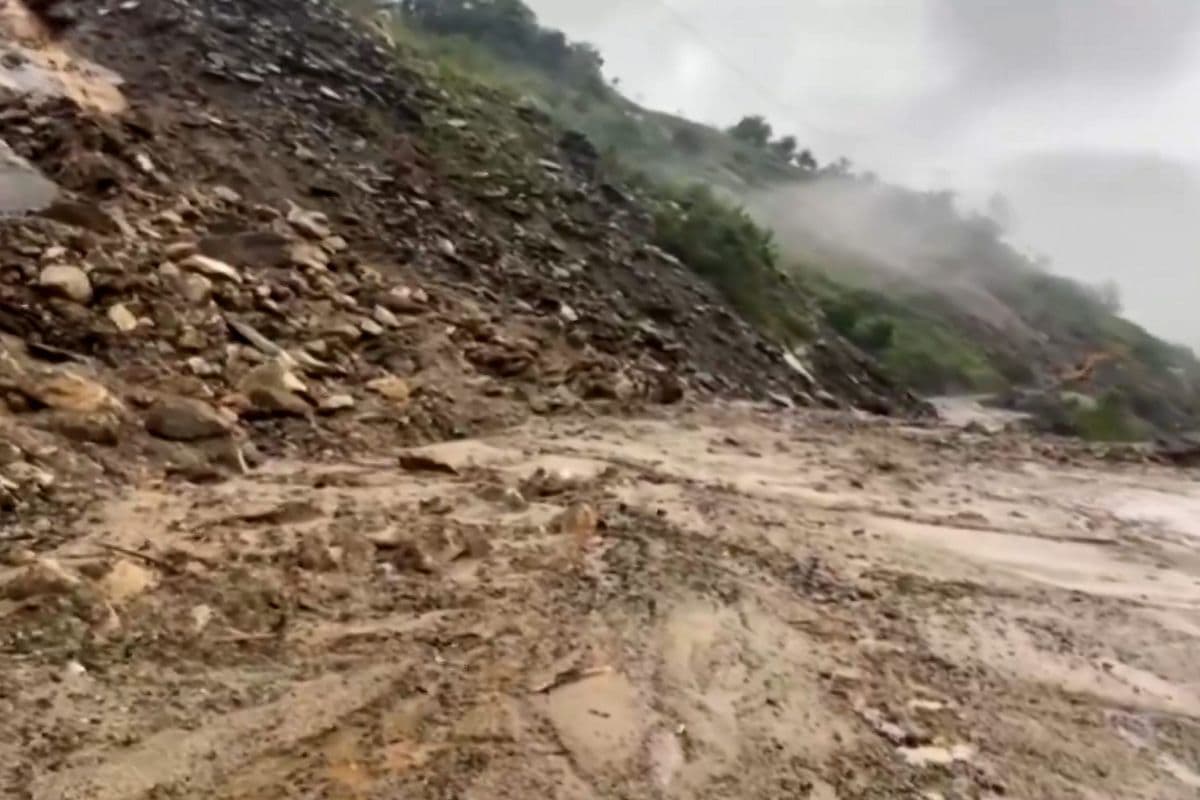 Heavy Rain: उत्तराखंड में अगले 3 घंटे में भयंकर बारिश, हिमाचल में बादल फटने से भारी तबाही