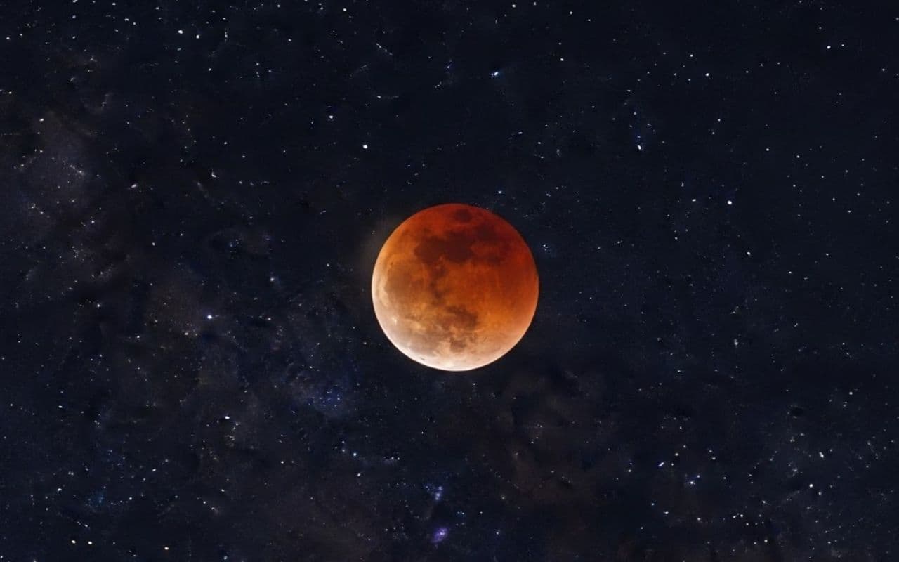 Chandra Grahan 2025: लगने वाला चंद्रग्रहण है पितृ दोष और कालसर्प योग से मुक्ति पाने का शुभ समय