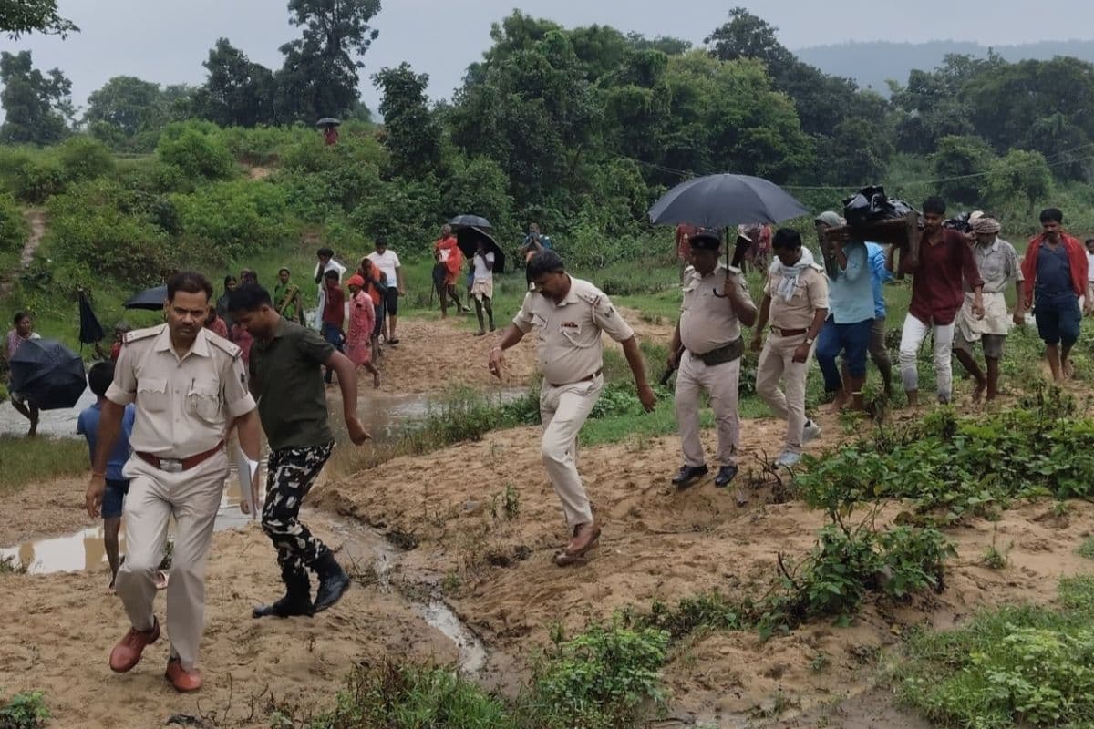 Bihar News: जमुई में नदी में मिली युवक की सड़ी हुई लाश, पत्नी की मौत के बाद जुड़वां बच्चों की कर रहा था परवरिश