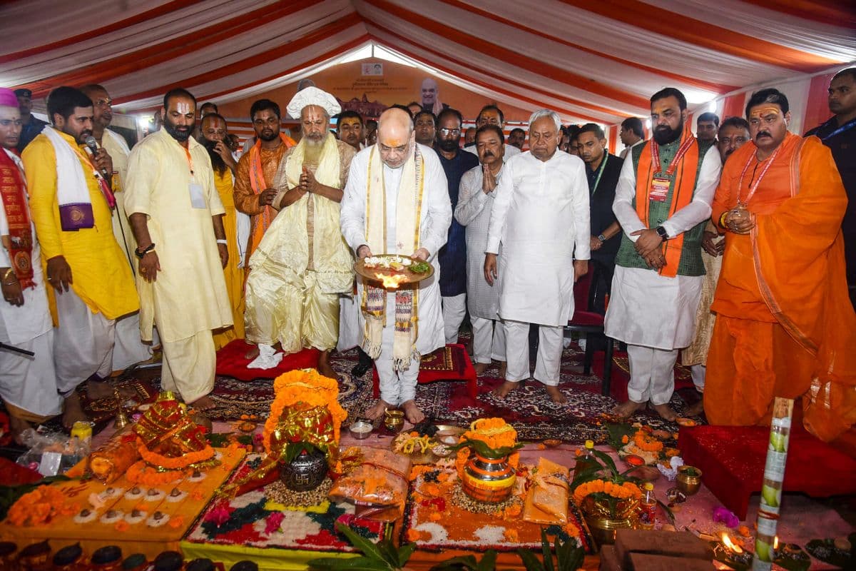 Video: बिहार के सीतामढ़ी में मां जानकी मंदिर का हुआ भूमि-पूजन, गृह मंत्री अमित शाह ने रखी पहली ईंट
