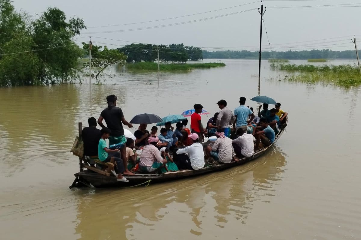 Bihar Flood: कटिहार की नदियों में उफान, 68 गांव बाढ़ से तबाह, सैकड़ों घरों में घुसा पानी