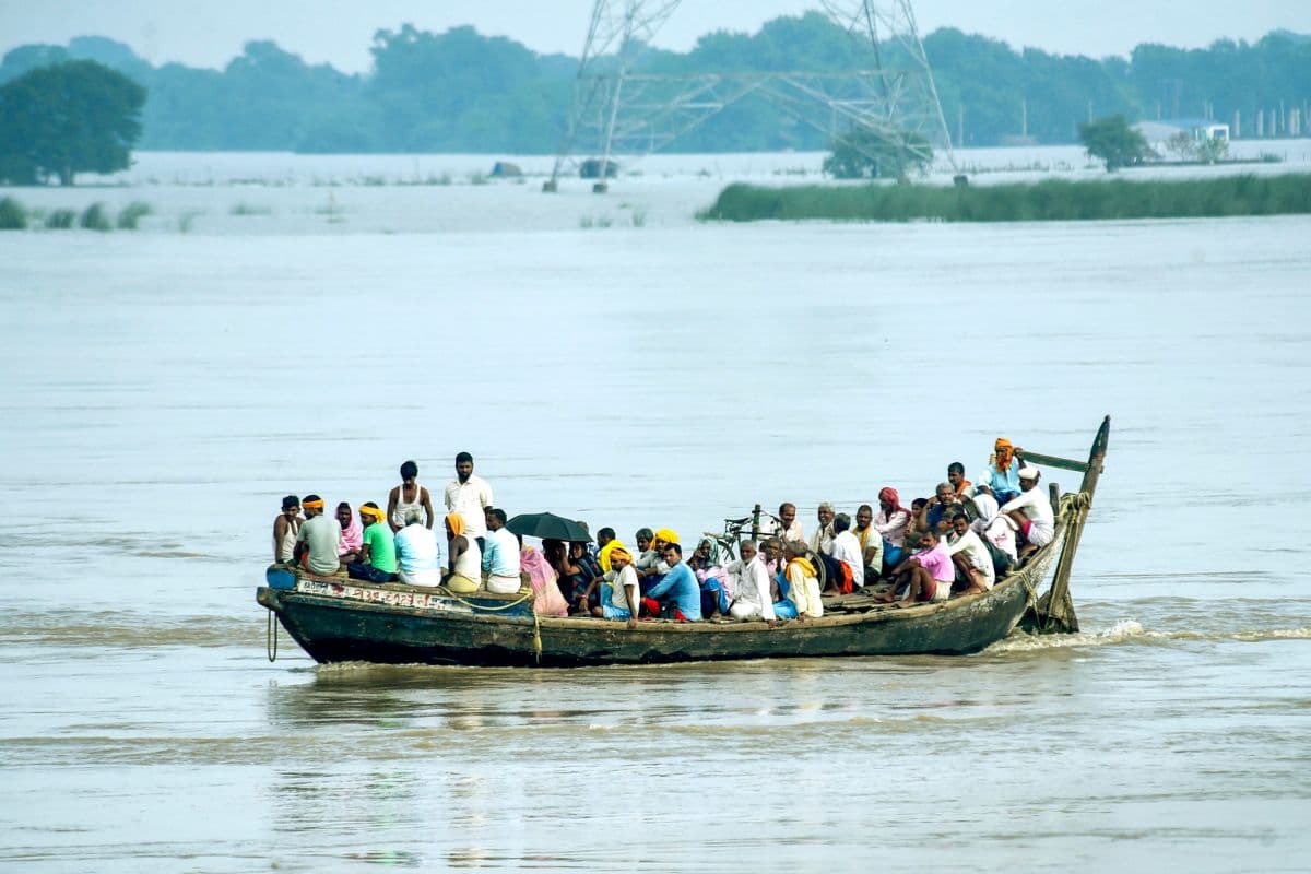 Bihar Flood: गंगा का पानी घटा पर खतरा बरकरार, कोसी और गंडक भी बौराई तो ऐसे मचा हाहाकार…