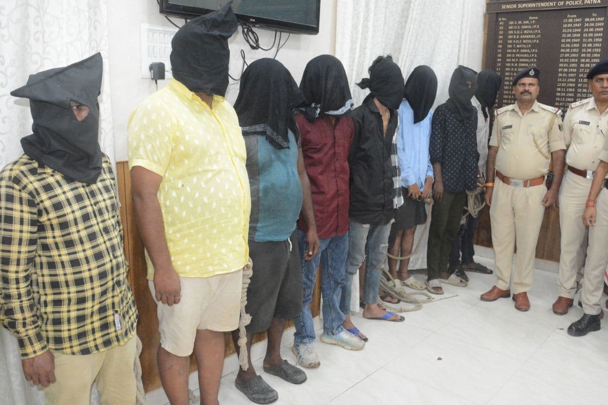 पटना में भारी संख्या में हथियार-कारतूस मिले, गोली और पिस्टल बनाकर तस्करी करने वाला गिरोह धराया