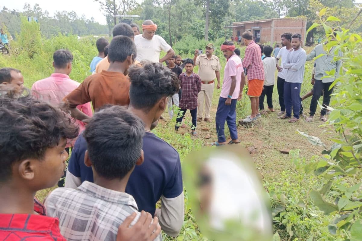 रजरप्पा मंदिर मार्ग पर हाथियों का कहर: मजदूर को कुचलकर मार डाला, ग्रामीणों में दहशत