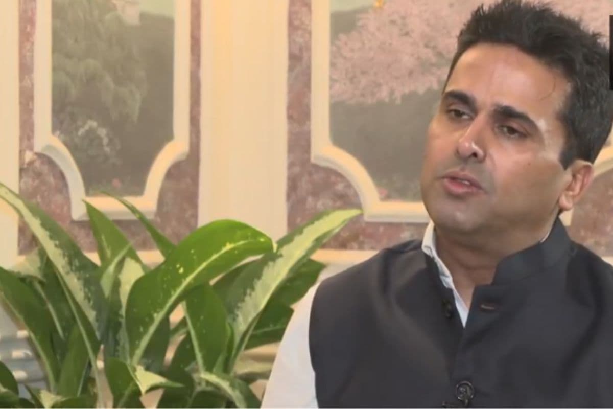 दिवंगत कांग्रेसी नेता के बेटे ने कांग्रेस को बताया दिशाहीन, पीएम मोदी की तारीफ में पढ़े कसीदे