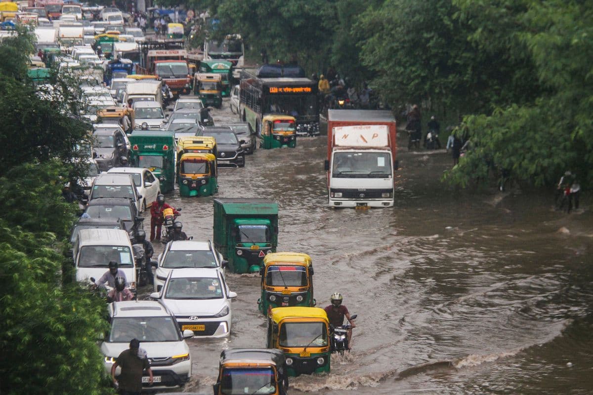 Kal Ka Mausam: अगले 72 घंटे भारी बरसात की चेतावनी, रफ्तार में है मानसून, कई राज्यों में हाई अलर्ट