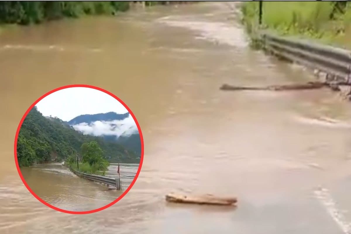 Highway between Srinagar and Rudraprayag