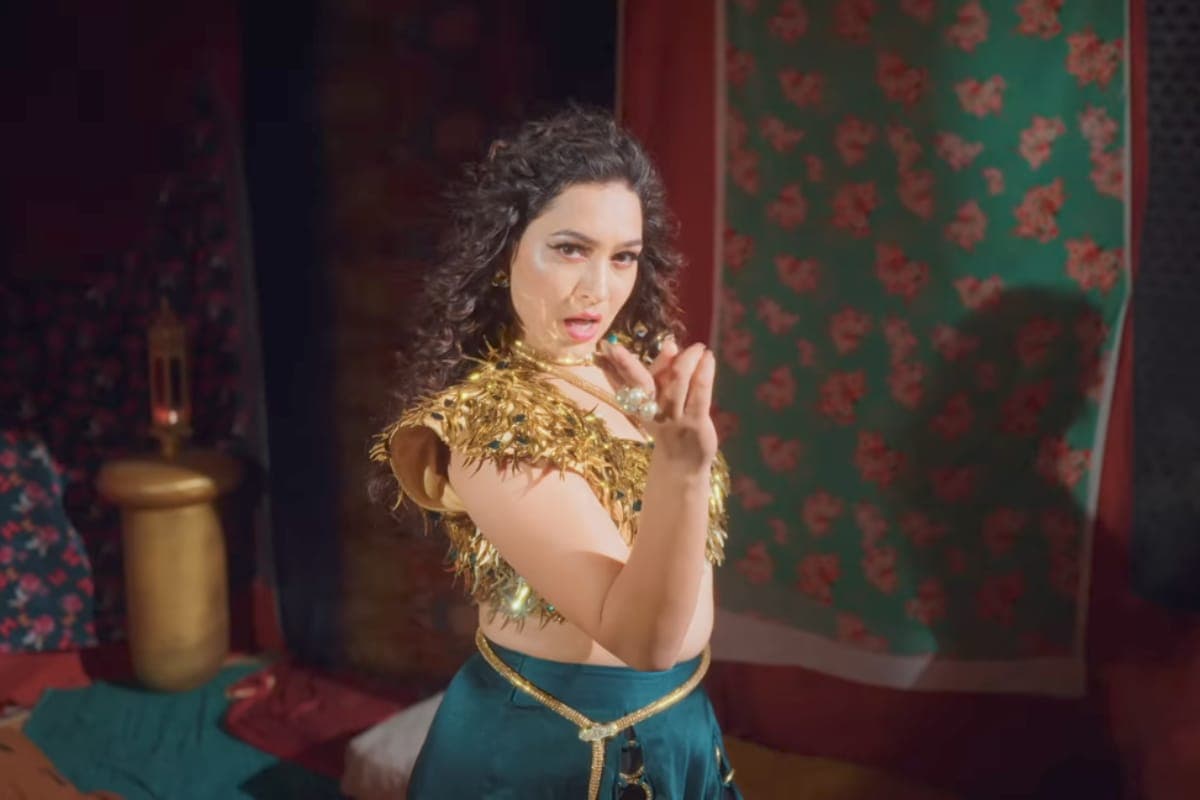 Bhojpuri Song: शिल्पी राज के नए गाने ने इंटरनेट पर लगाई आग, ‘सलाई के तिली’ में सपना चौहान की अदाओं पर फिदा हुए फैंस