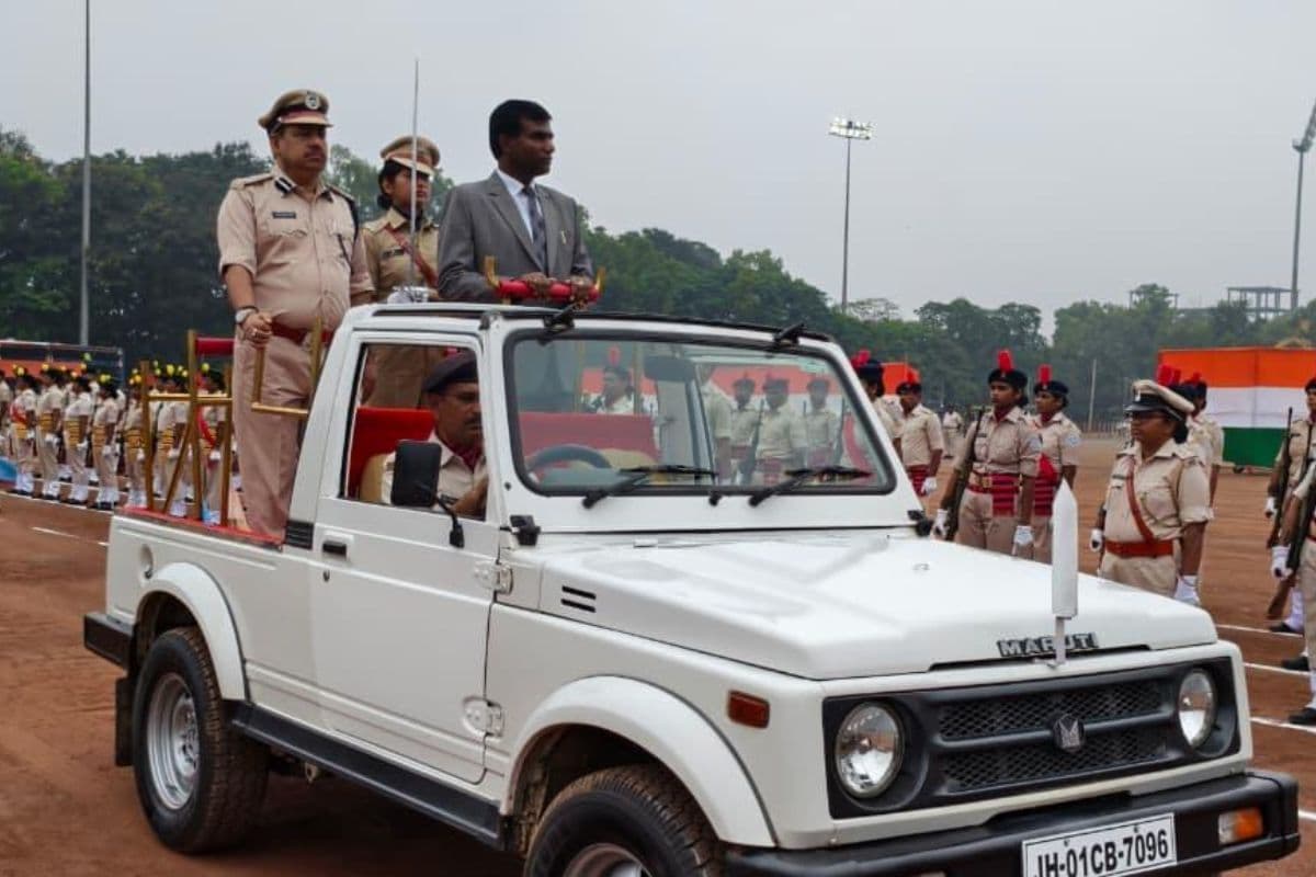 रांची के मोरहाबादी मैदान में स्वतंत्रता दिवस समारोह का फुल ड्रेस रिहर्सल, डीसी और एसएसपी ने ली परेड की सलामी
