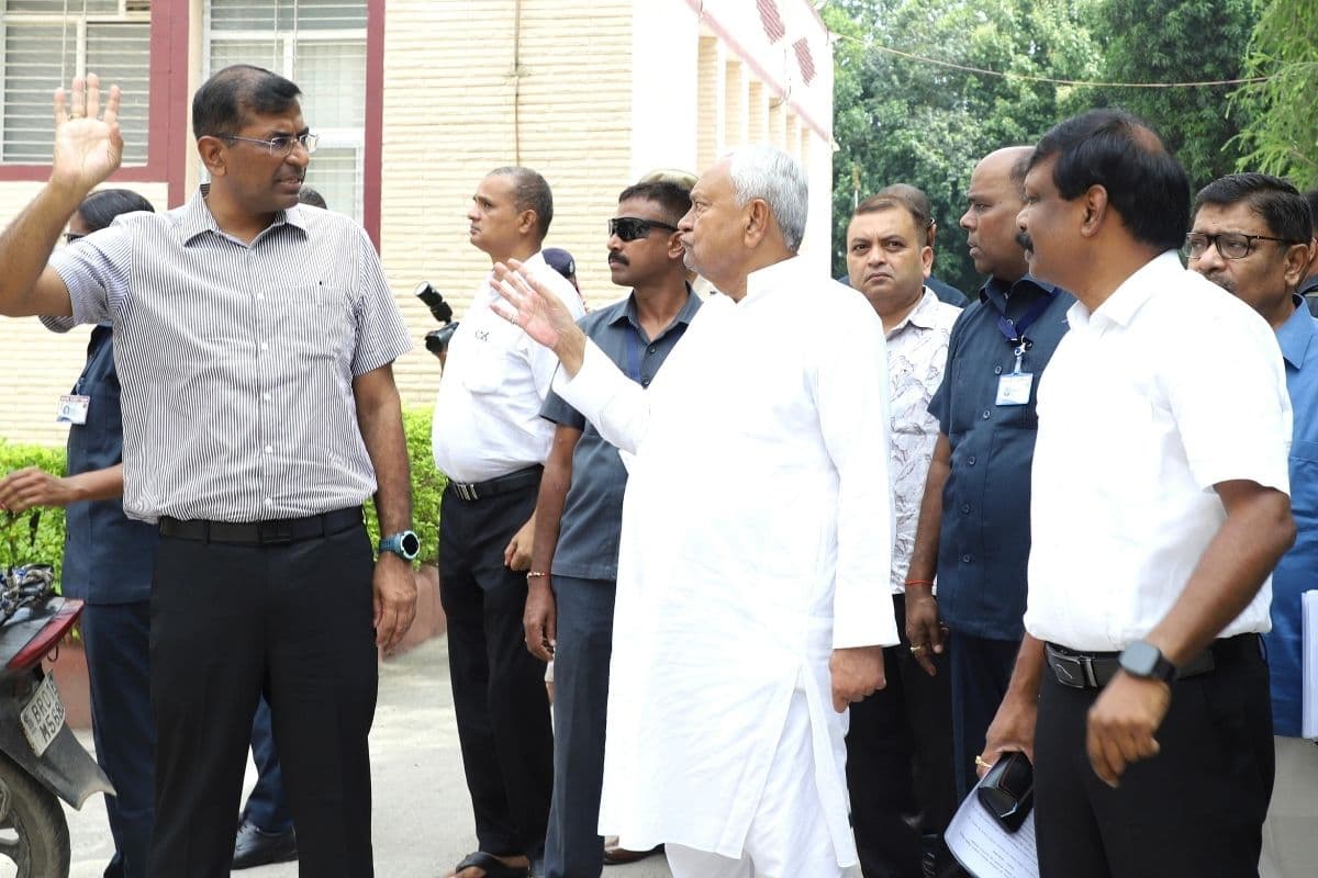 90% से ज्यादा प्लेसमेंट देने वाला LNMI बना छात्रों की पहली पसंद, नीतीश कुमार बोले– मेहनत से पढ़ाई करें, लक्ष्य जरूर मिलेगा