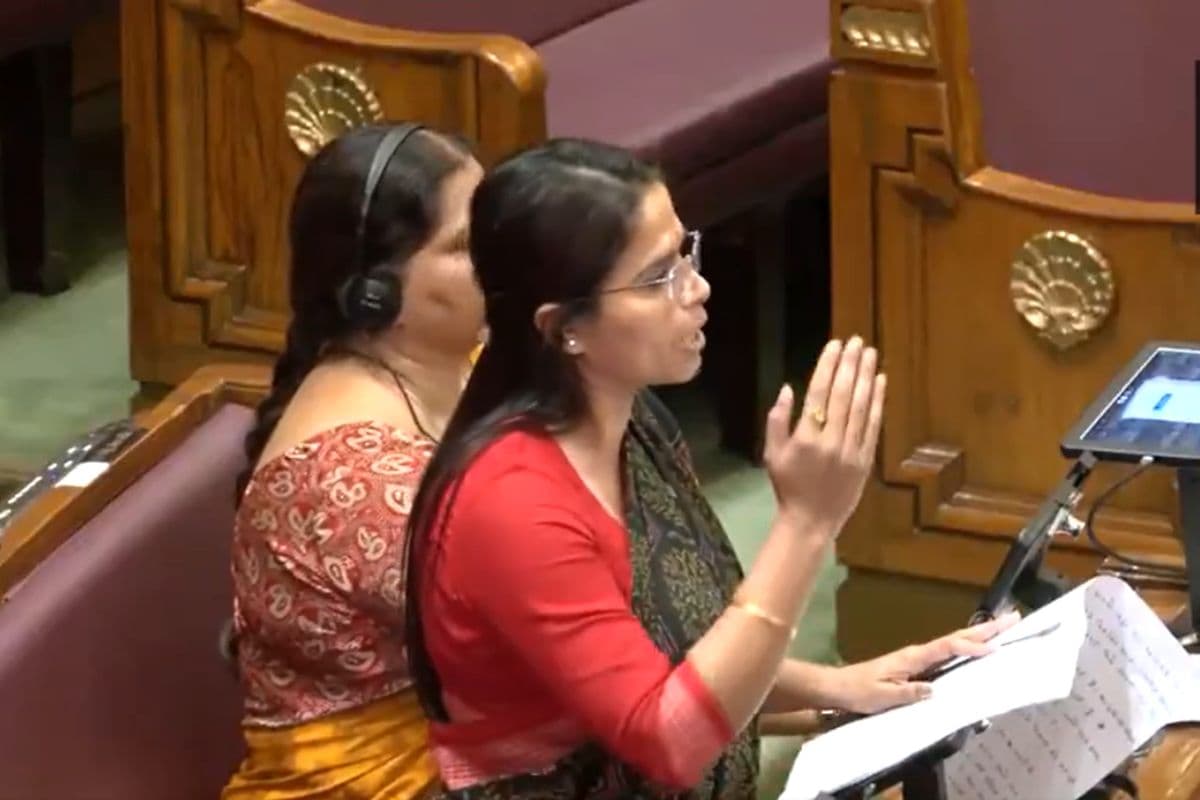 Pooja Pal Expelled: योगी की तारीफ पड़ी भारी, सपा ने MLA पूजा पाल को पार्टी से किया बाहर