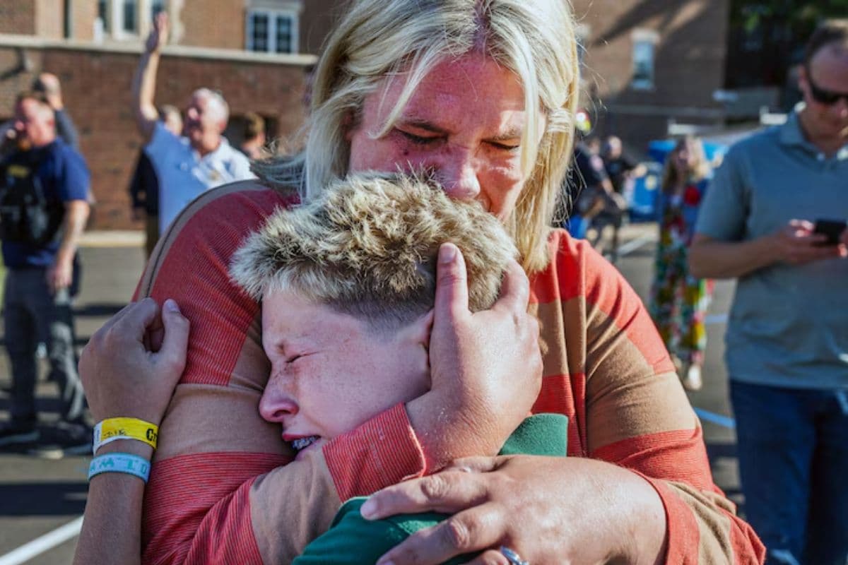 Minneapolis School Shooting: हथियारों पर लिखा था 'भारत पर परमाणु हमला करो, चर्च में बच्चों पर फायरिंग