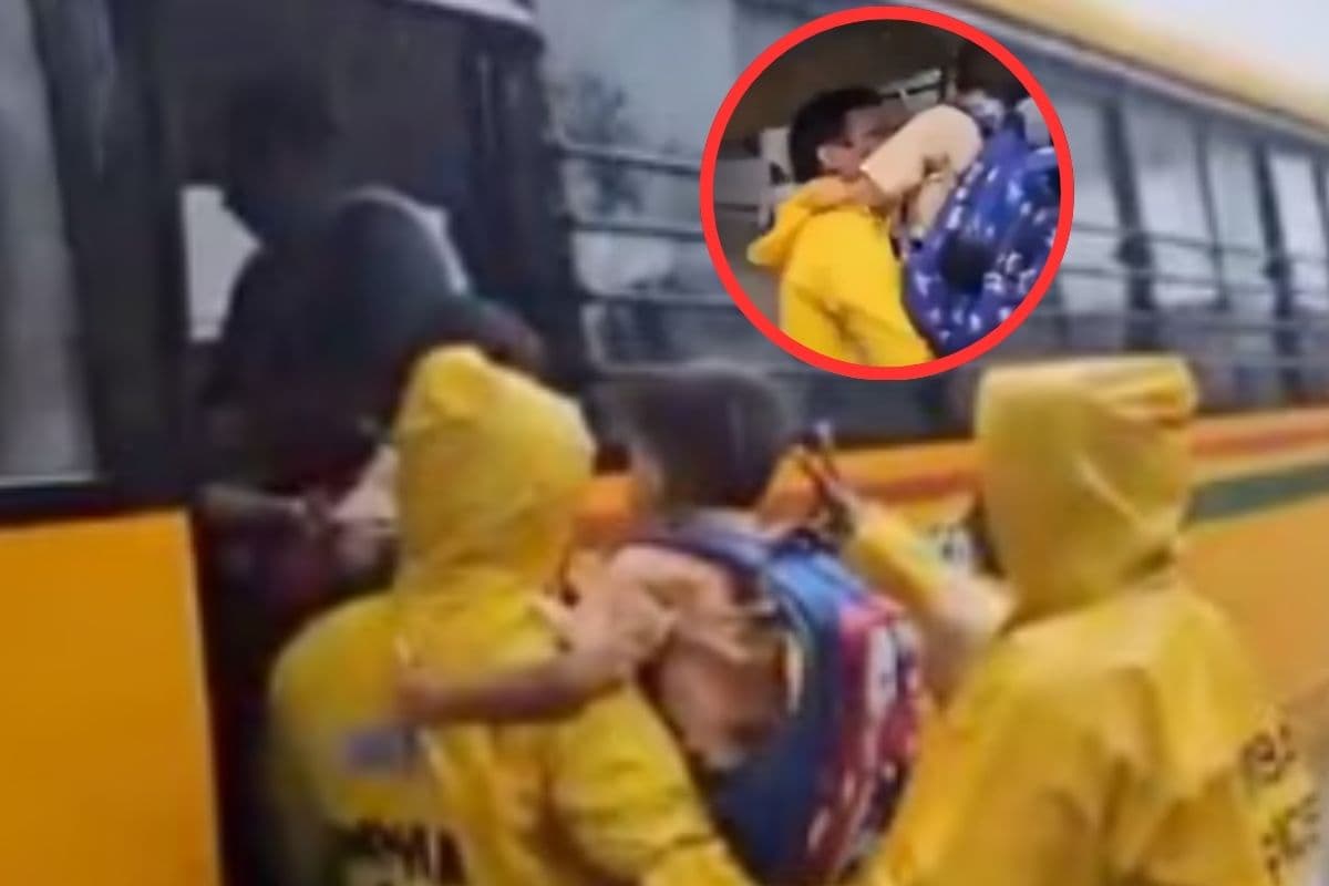 Viral Video : मुंबई की बारिश में फंसी स्कूल बस, बच्चों को बचाने के लिए दौड़े पुलिसवाले