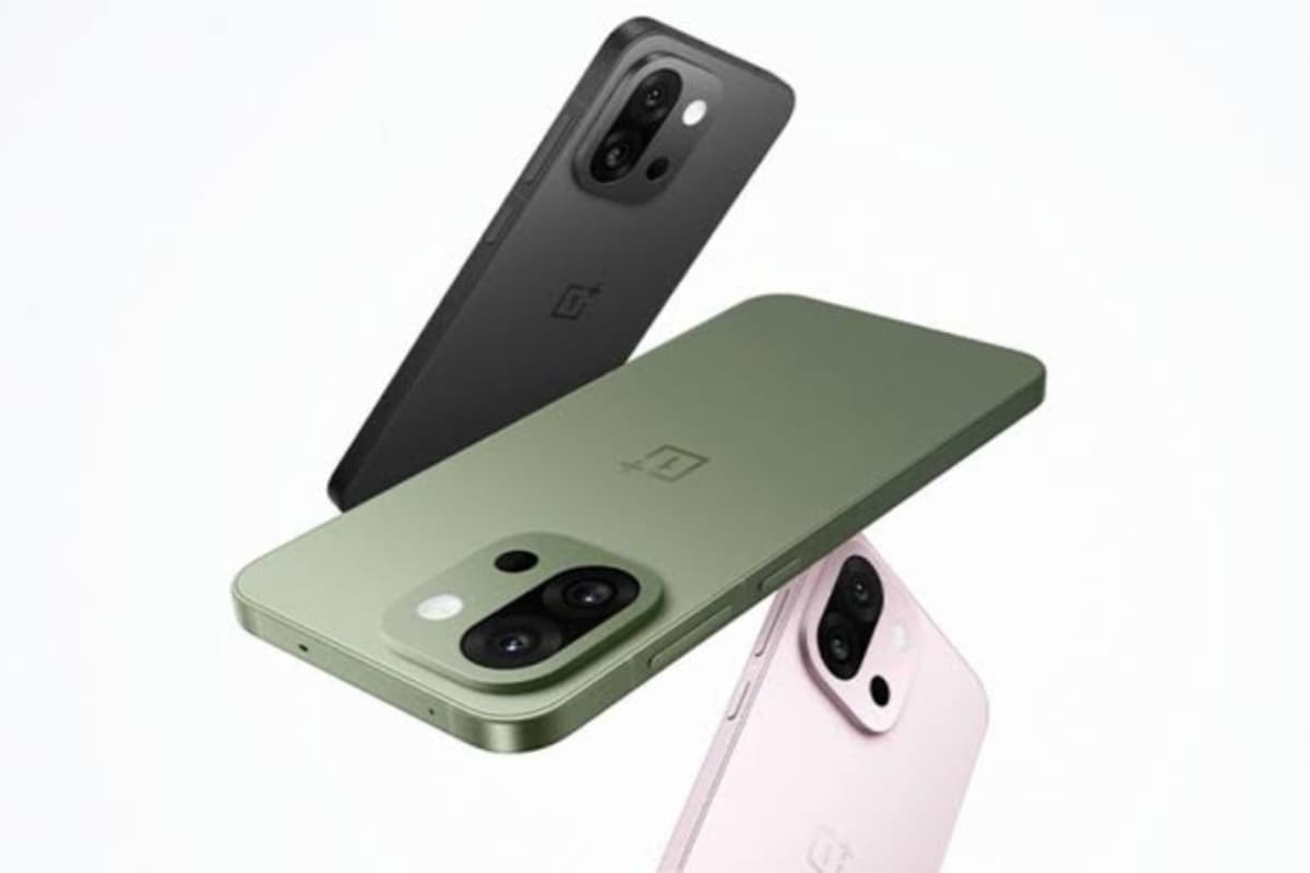 7000mAh बैटरी के साथ OnePlus 15 जल्द होगा लॉन्च, फीचर्स हुए लीक