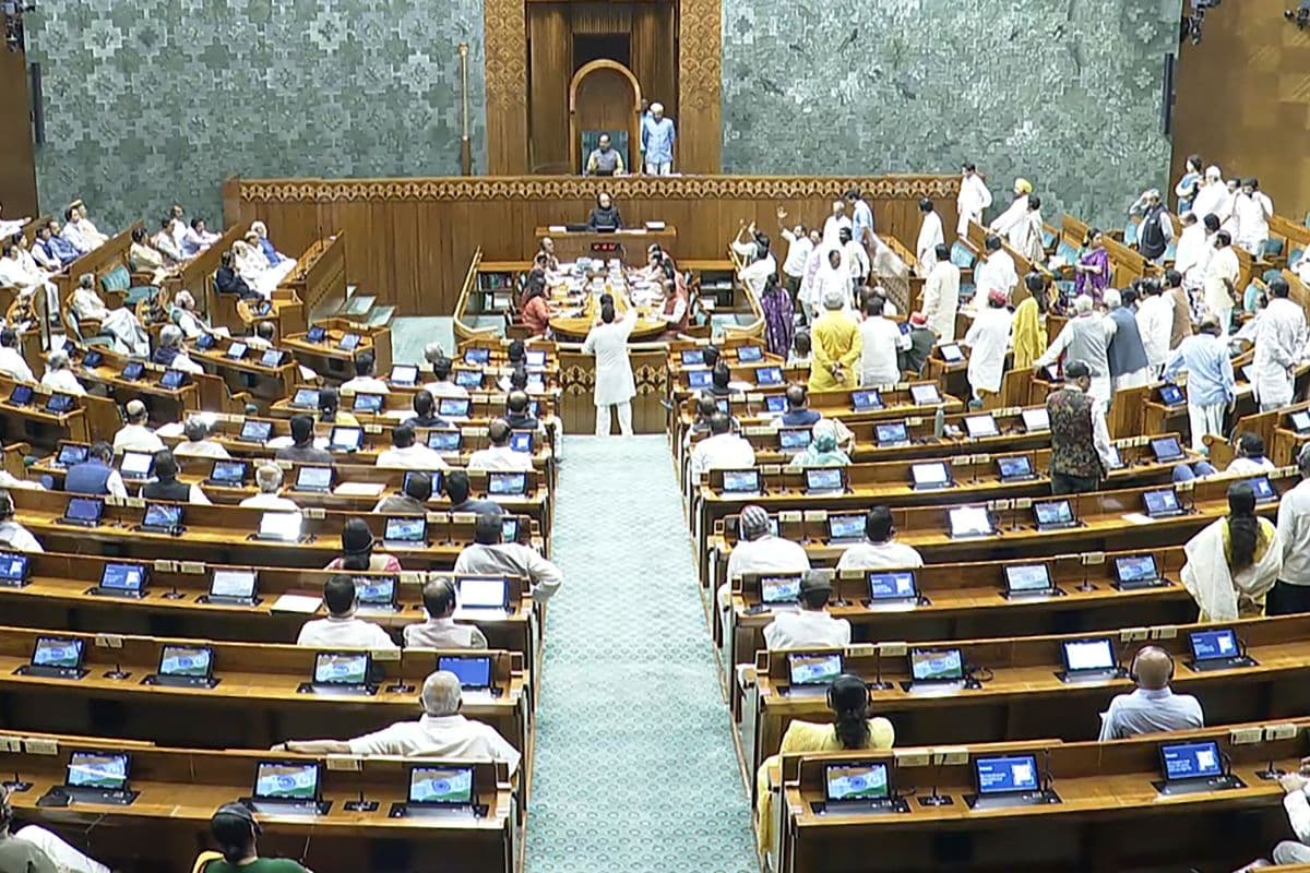 Online Gaming Bill: ऑनलाइन गेमिंग बिल संसद से पास, कानून तोड़ने पर होगी 3 साल की सजा