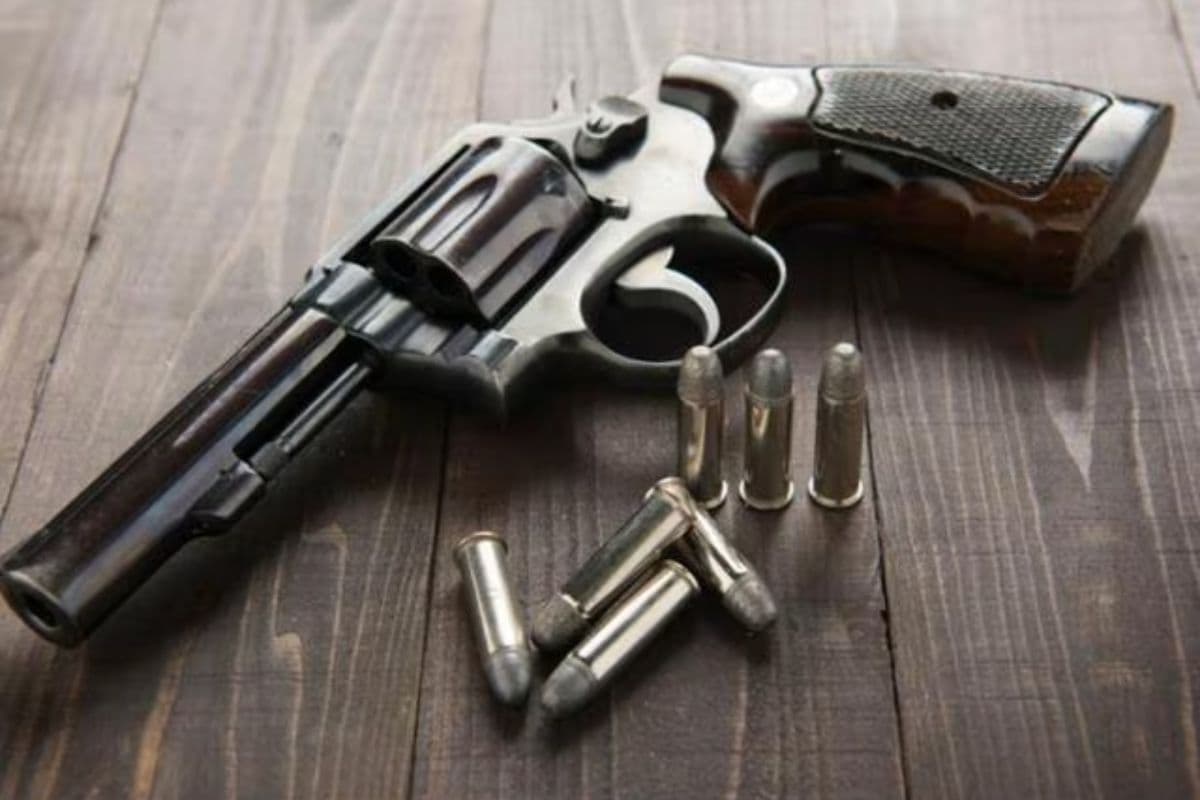 Patna News: पटना में युवक कट्टा लेकर थाने पहुंचा, फिल्मी अंदाज में पुलिस को चकमा देकर भाग